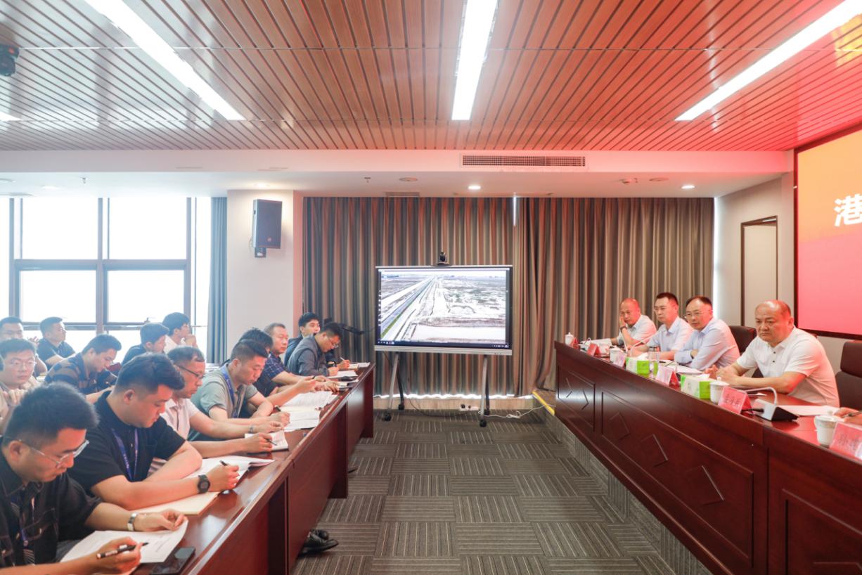 港產公司召開月度工作例會2.jpg
